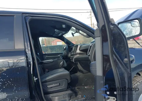 2022 Ram 1500 Big Horn 4X4 5'7 Box z USA, uszkodzony, nr VIN 1C6SRFFT5NN391943